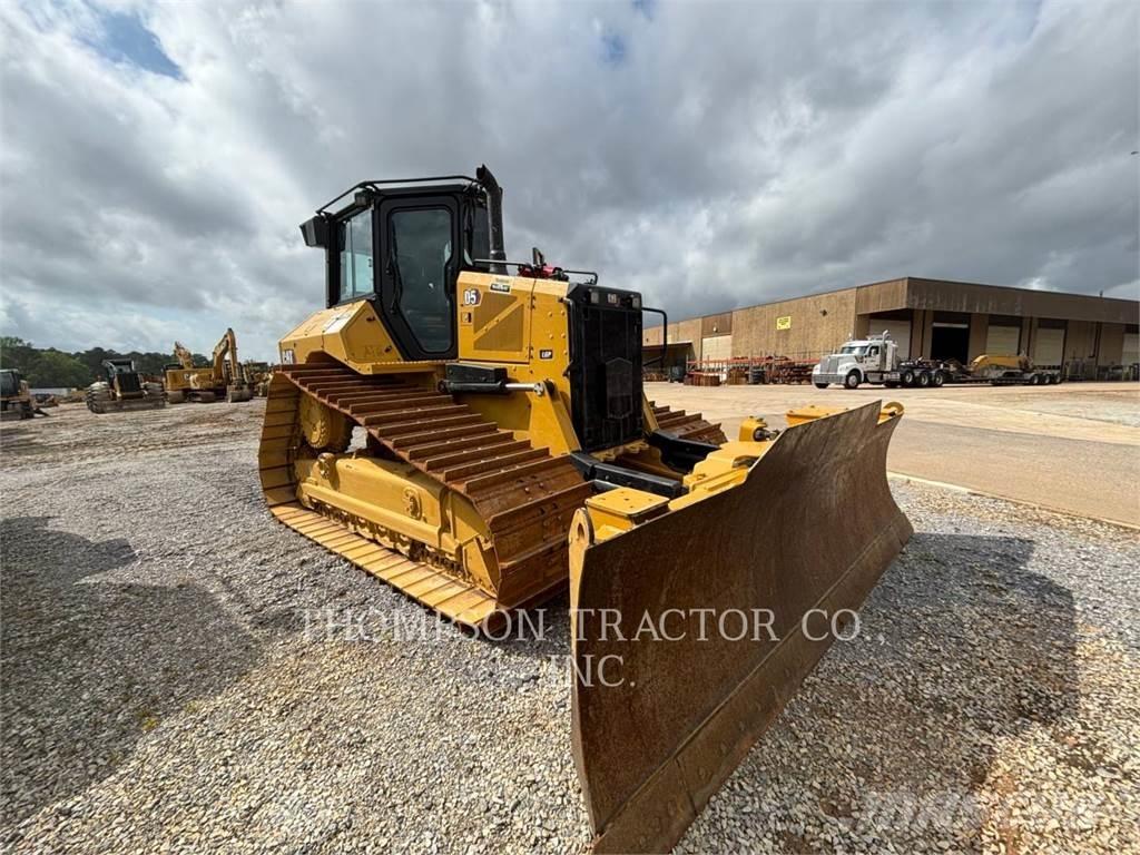 CAT D5 Buldožeri gusjeničari