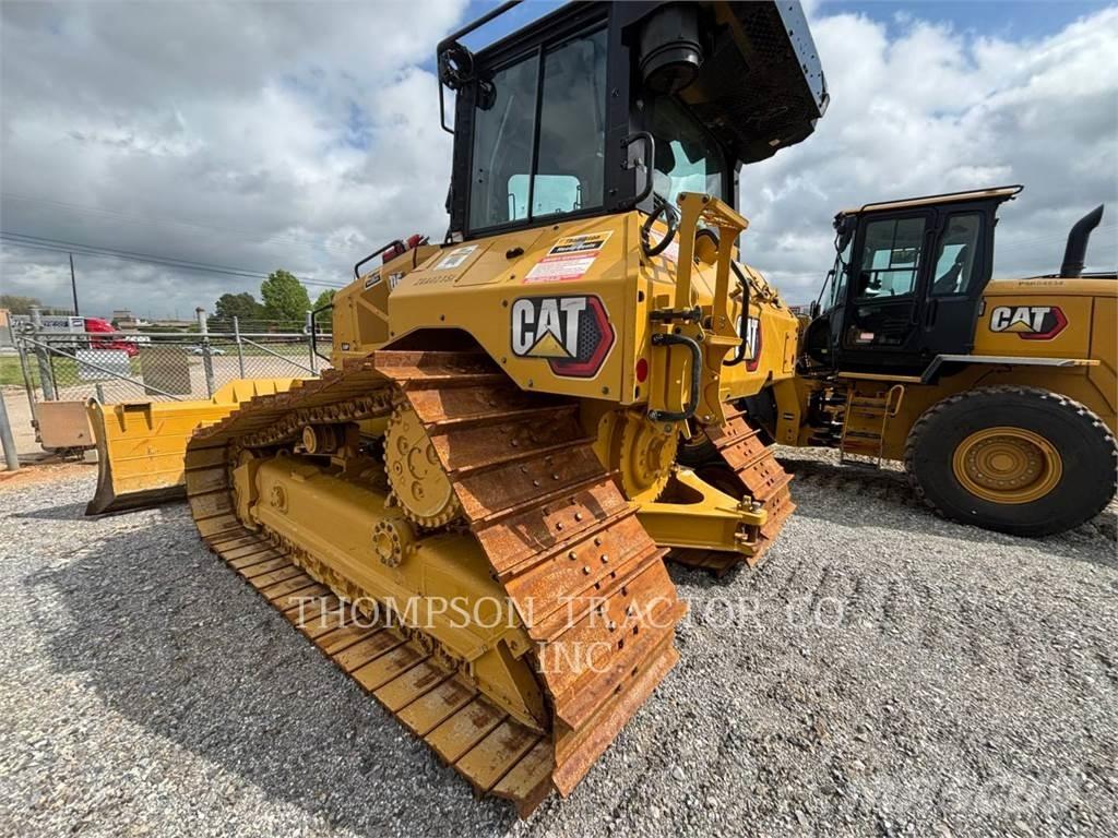 CAT D5 Buldožeri gusjeničari