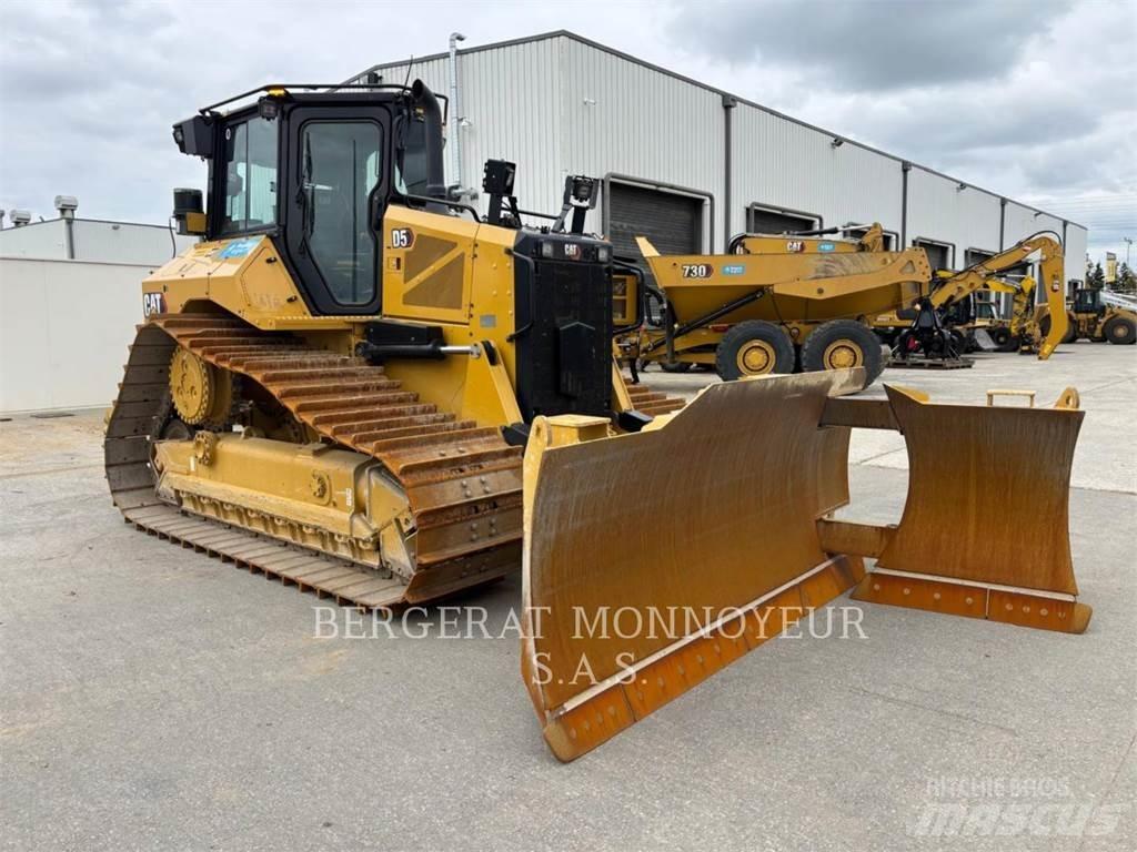 CAT D5 Buldožeri gusjeničari