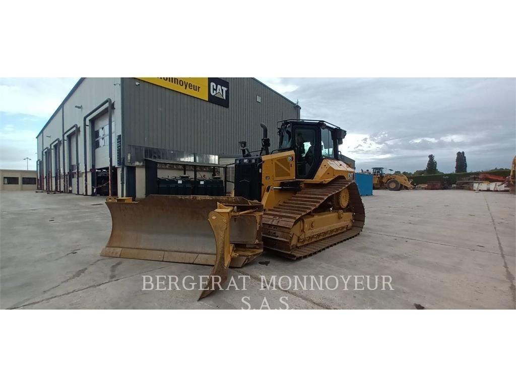 CAT D5 Buldožeri gusjeničari