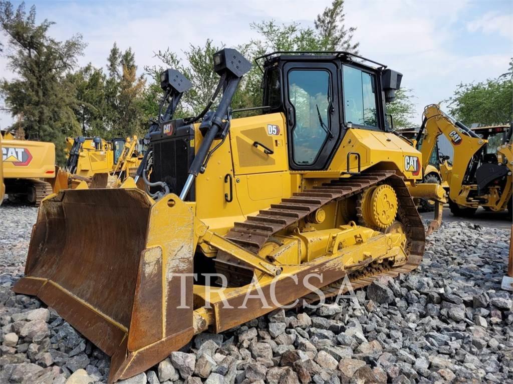 CAT D5 Buldožeri gusjeničari