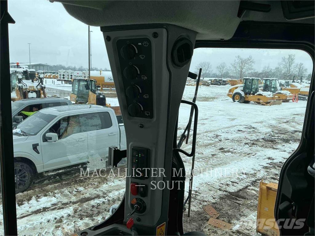 CAT D5 Buldožeri gusjeničari