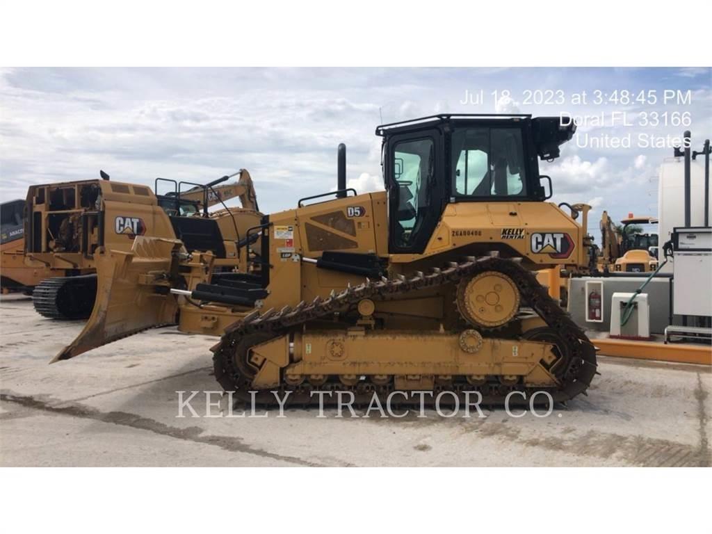 CAT D5 Buldožeri gusjeničari