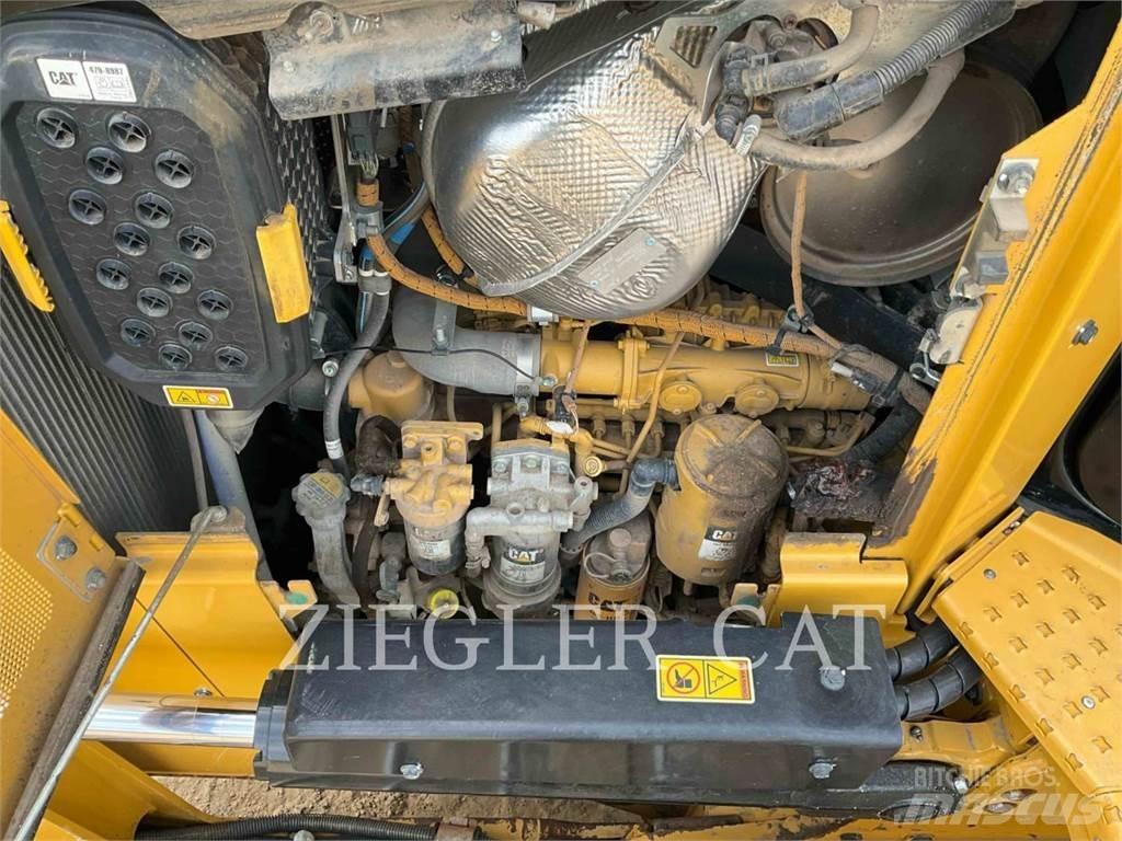 CAT D5-17LGP Buldožeri gusjeničari