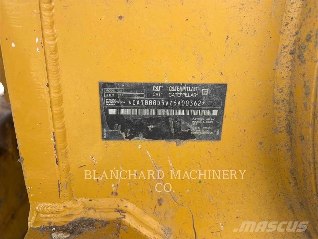 CAT D5 LGP Buldožeri gusjeničari