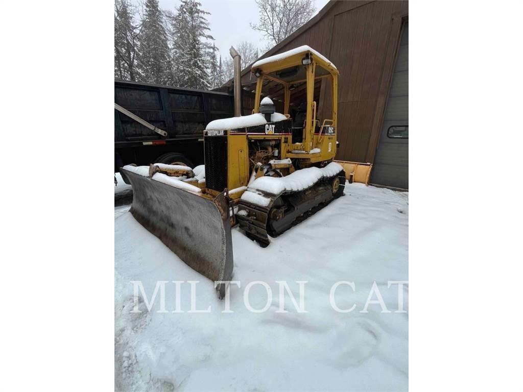 CAT D5CIII Buldožeri gusjeničari