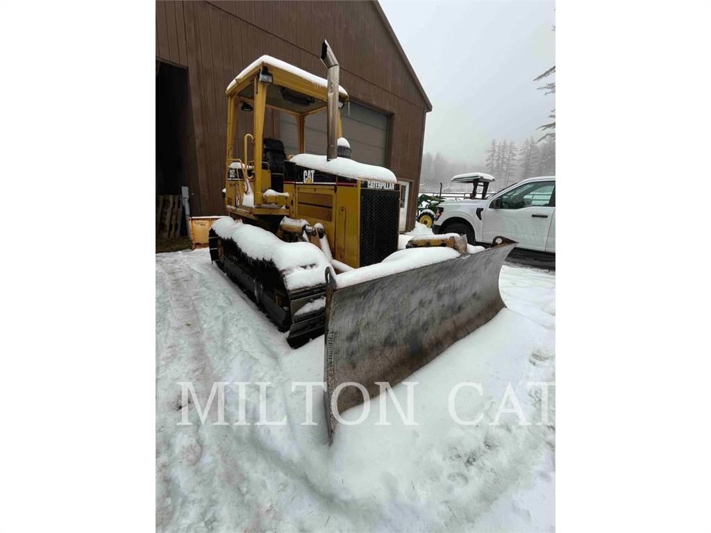 CAT D5CIII Buldožeri gusjeničari