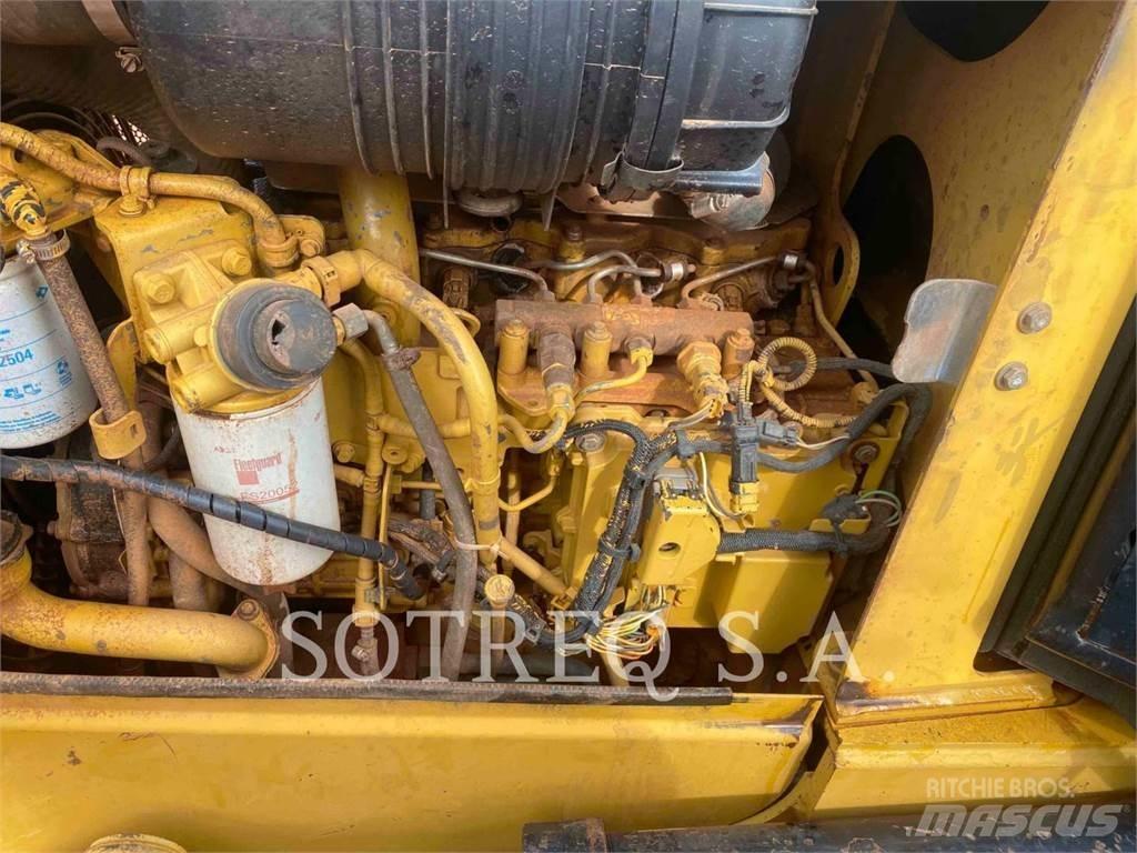 CAT D5K Buldožeri gusjeničari