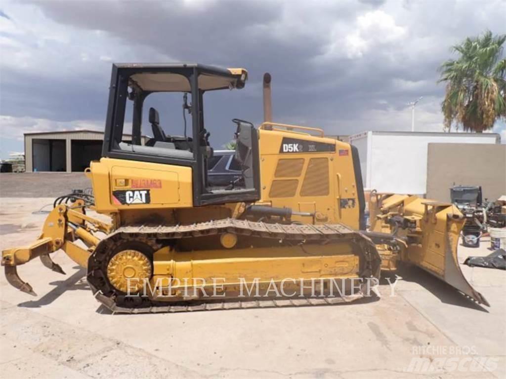 CAT D5K Buldožeri gusjeničari