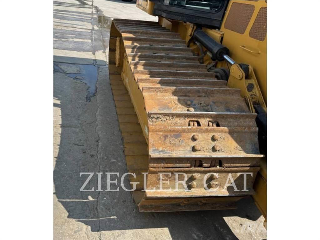 CAT D5K Buldožeri gusjeničari
