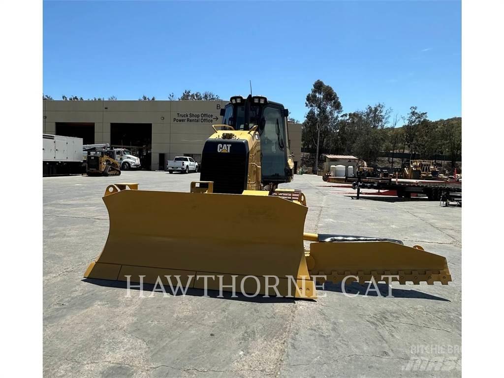 CAT D5K2 Buldožeri gusjeničari