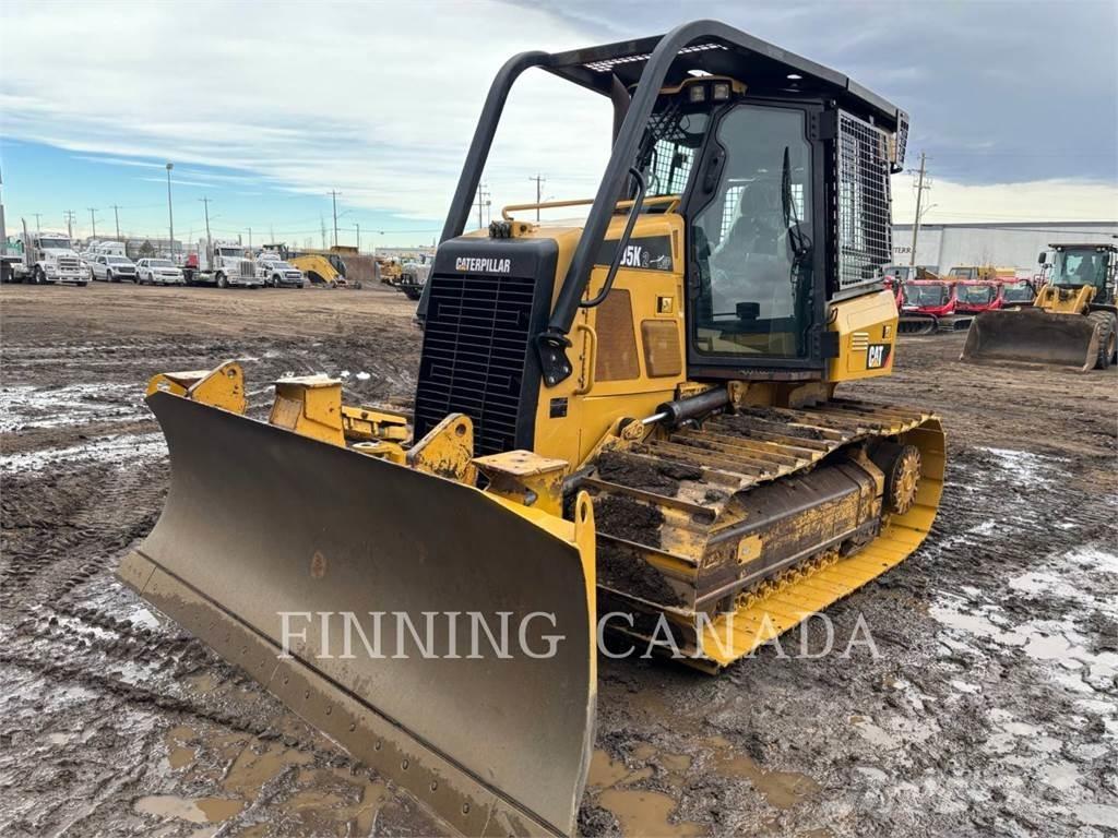 CAT D5K2 Buldožeri gusjeničari