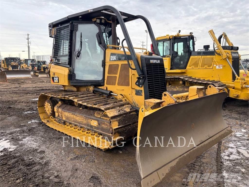 CAT D5K2 Buldožeri gusjeničari