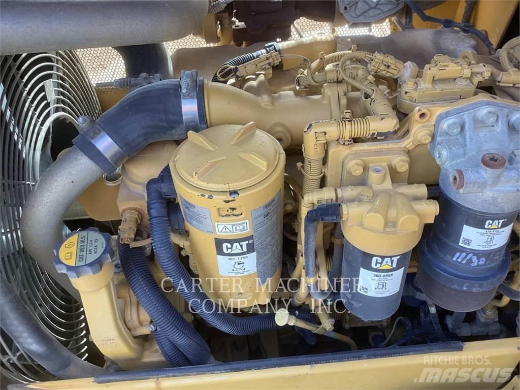 CAT D5K2LGP Buldožeri gusjeničari