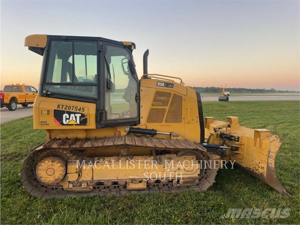 CAT D5K2LGP Buldožeri gusjeničari