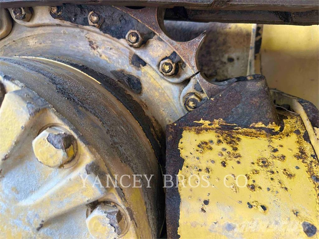 CAT D5K2LGP Buldožeri gusjeničari