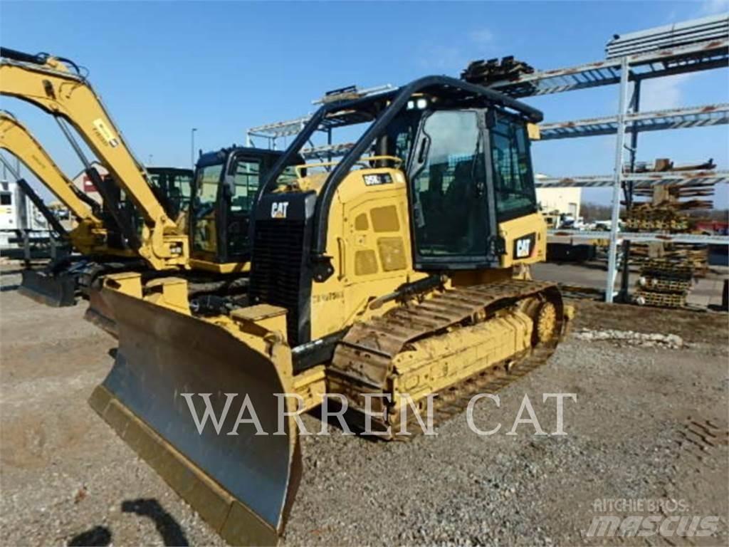 CAT D5K2XL ARO Buldožeri gusjeničari