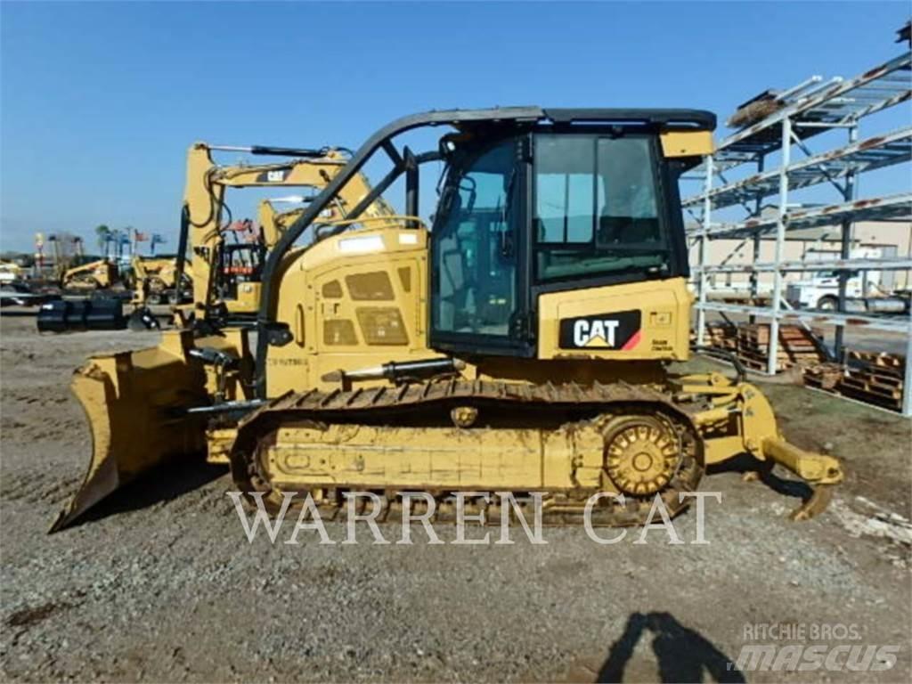 CAT D5K2XL ARO Buldožeri gusjeničari