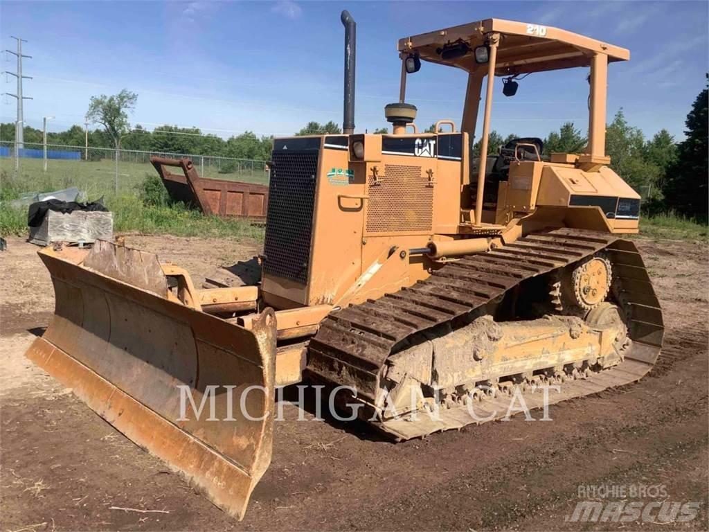 CAT D5ML Buldožeri gusjeničari