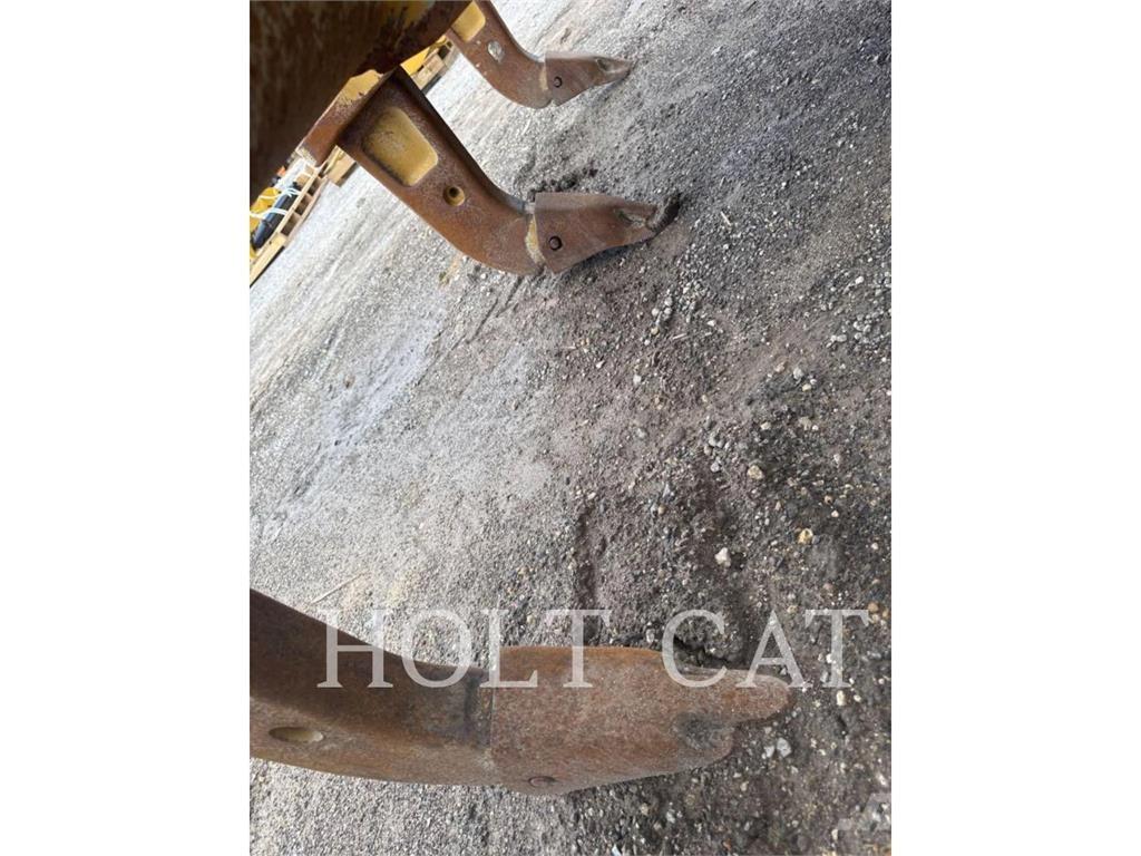 CAT D6 Buldožeri gusjeničari