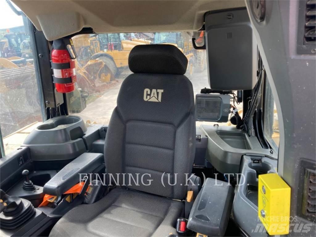 CAT D6 LGP 36 Buldožeri gusjeničari