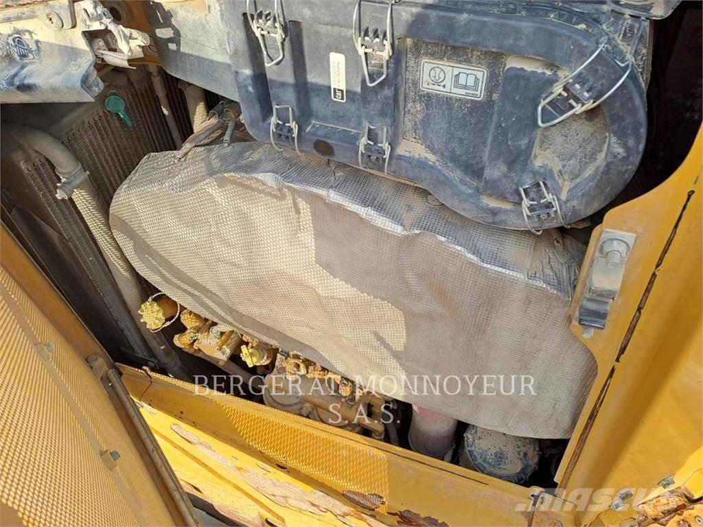 CAT D6 XE Buldožeri gusjeničari