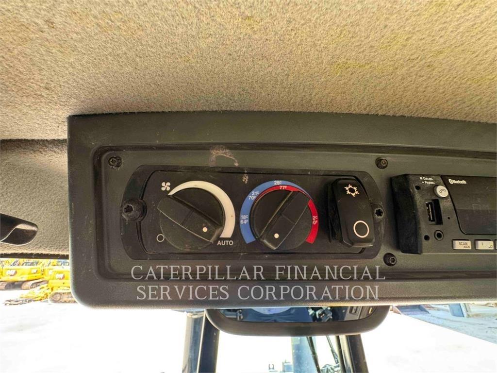 CAT D620XEVP Buldožeri gusjeničari