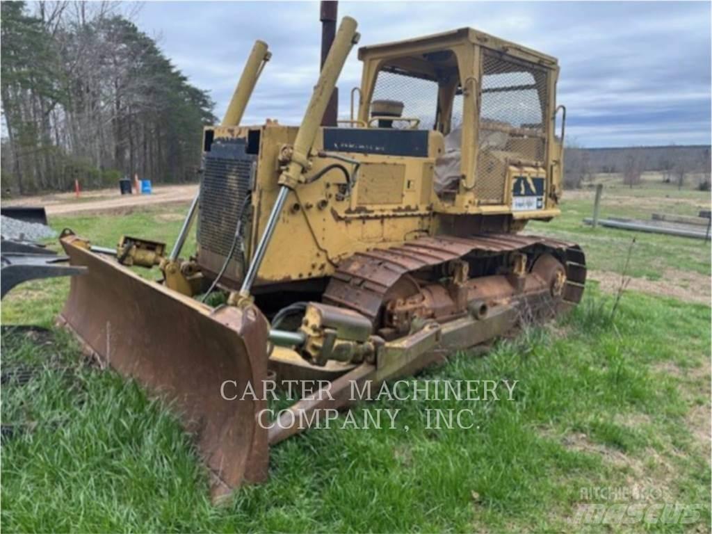 CAT D6D Buldožeri gusjeničari