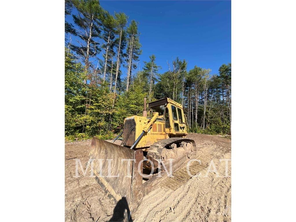 CAT D6D Buldožeri gusjeničari