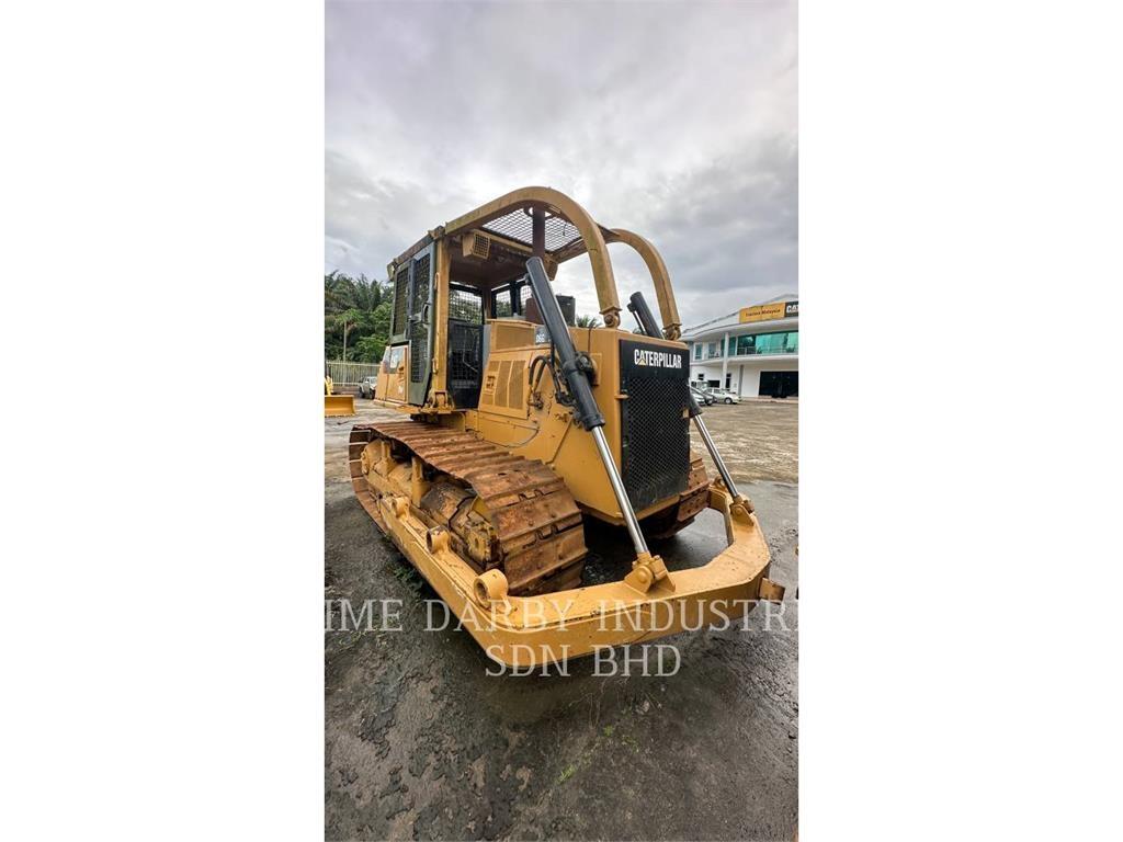 CAT D6G Buldožeri gusjeničari