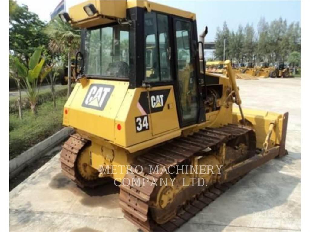 CAT D6G Buldožeri gusjeničari