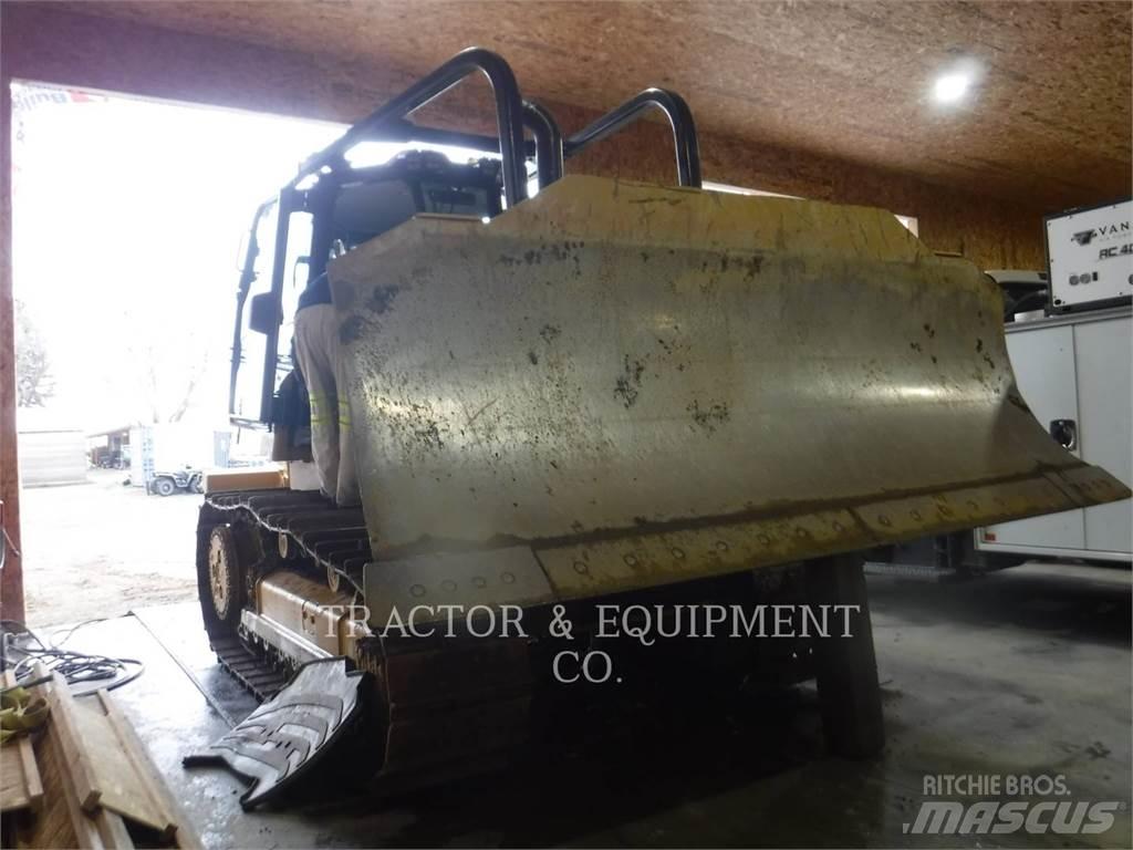 CAT D6K Buldožeri gusjeničari