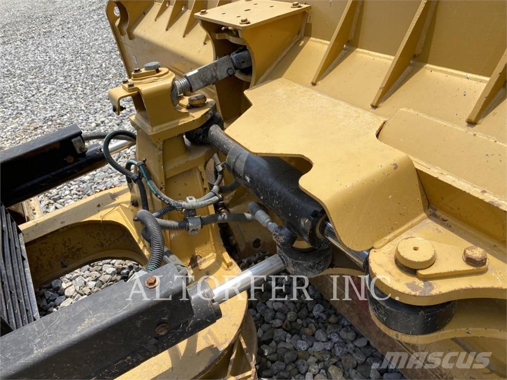 CAT D6K2 LGP Buldožeri gusjeničari