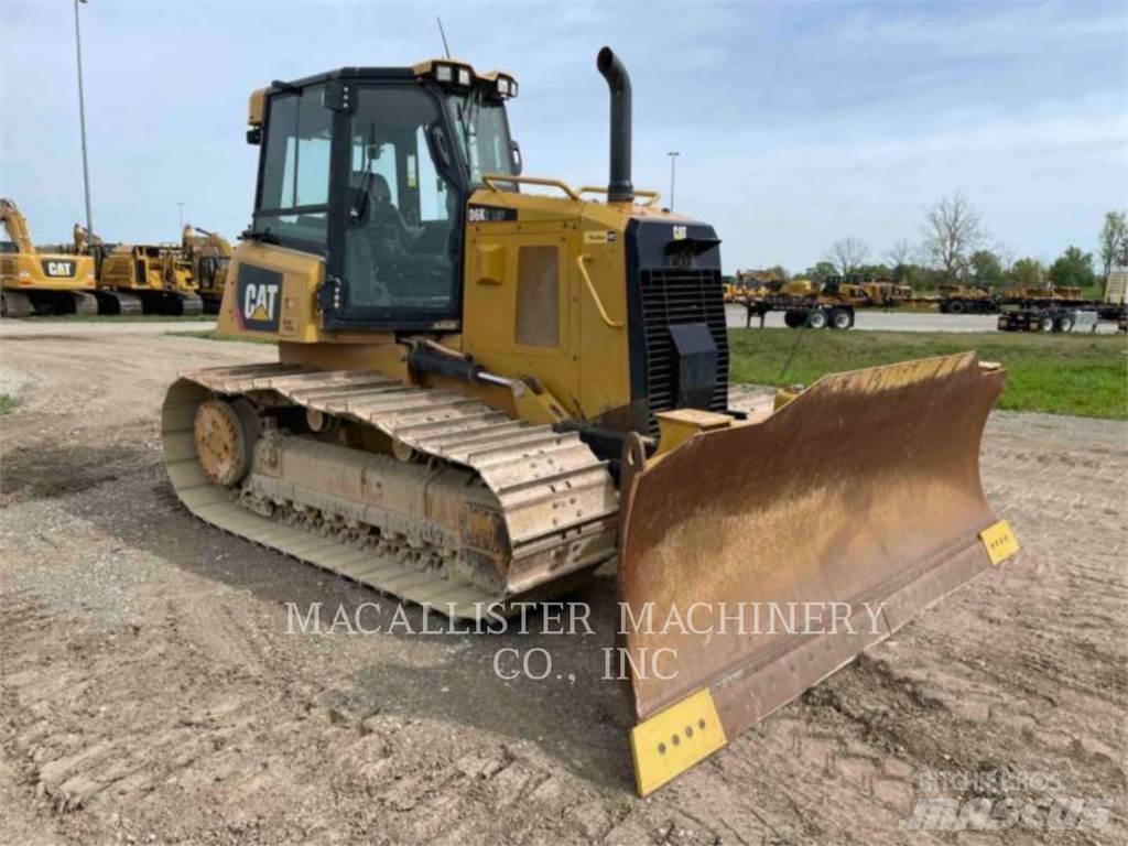 CAT D6K2LGP Buldožeri gusjeničari