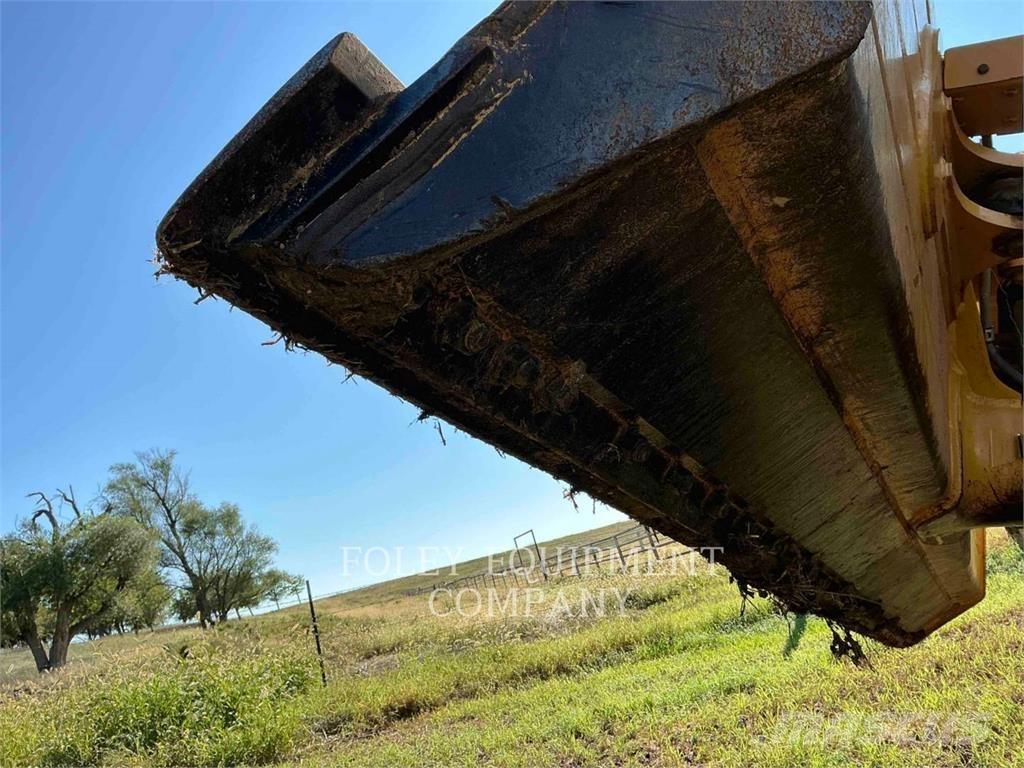 CAT D6K2LGP Buldožeri gusjeničari