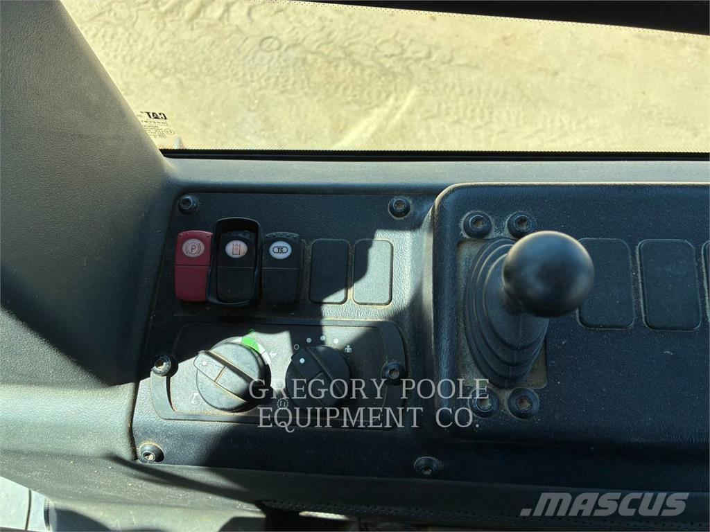 CAT D6K2LGP Buldožeri gusjeničari