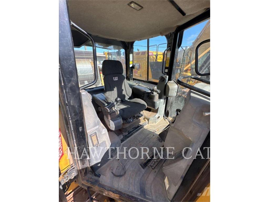 CAT D6K2XL GCS Buldožeri gusjeničari