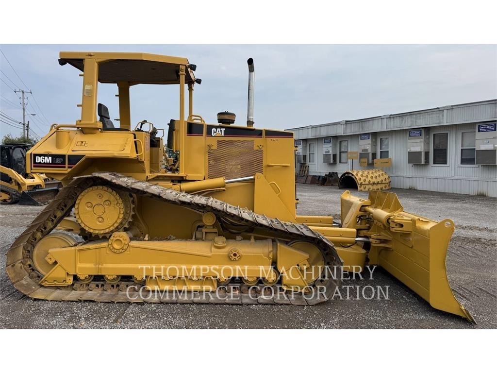 CAT D6M LGP Buldožeri gusjeničari