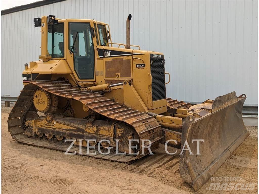 CAT D6N Buldožeri gusjeničari