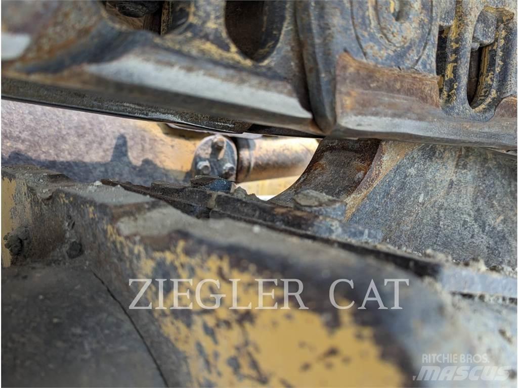 CAT D6N Buldožeri gusjeničari