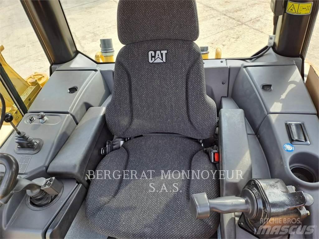 CAT D6NLGP Buldožeri gusjeničari