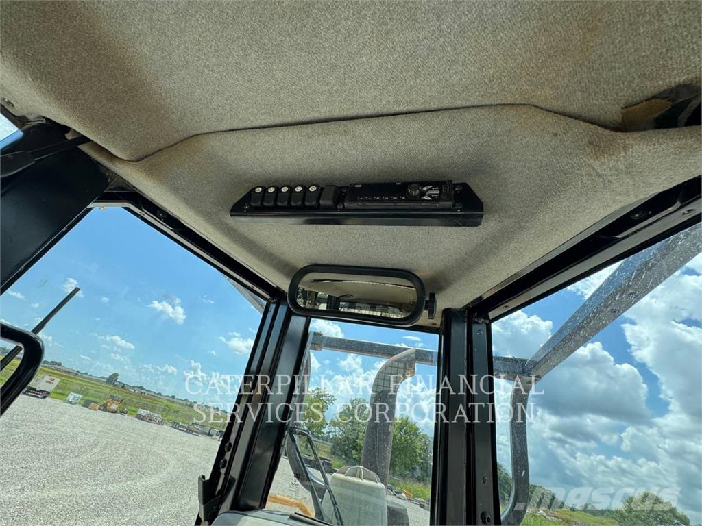 CAT D6NLGP Buldožeri gusjeničari