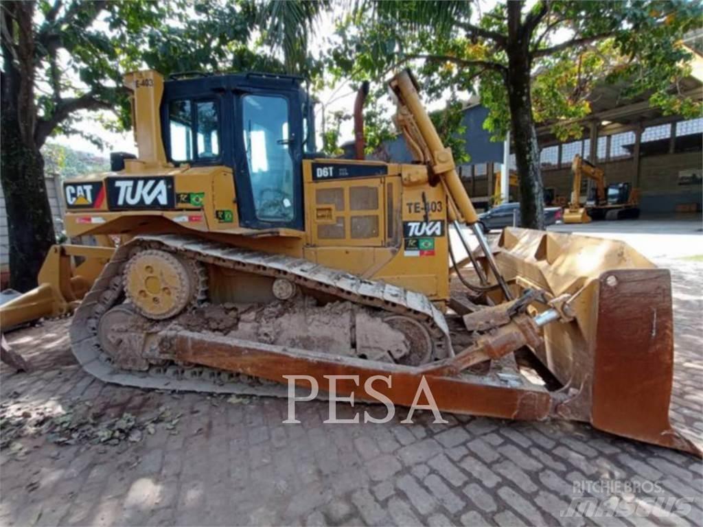 CAT D6T Buldožeri gusjeničari