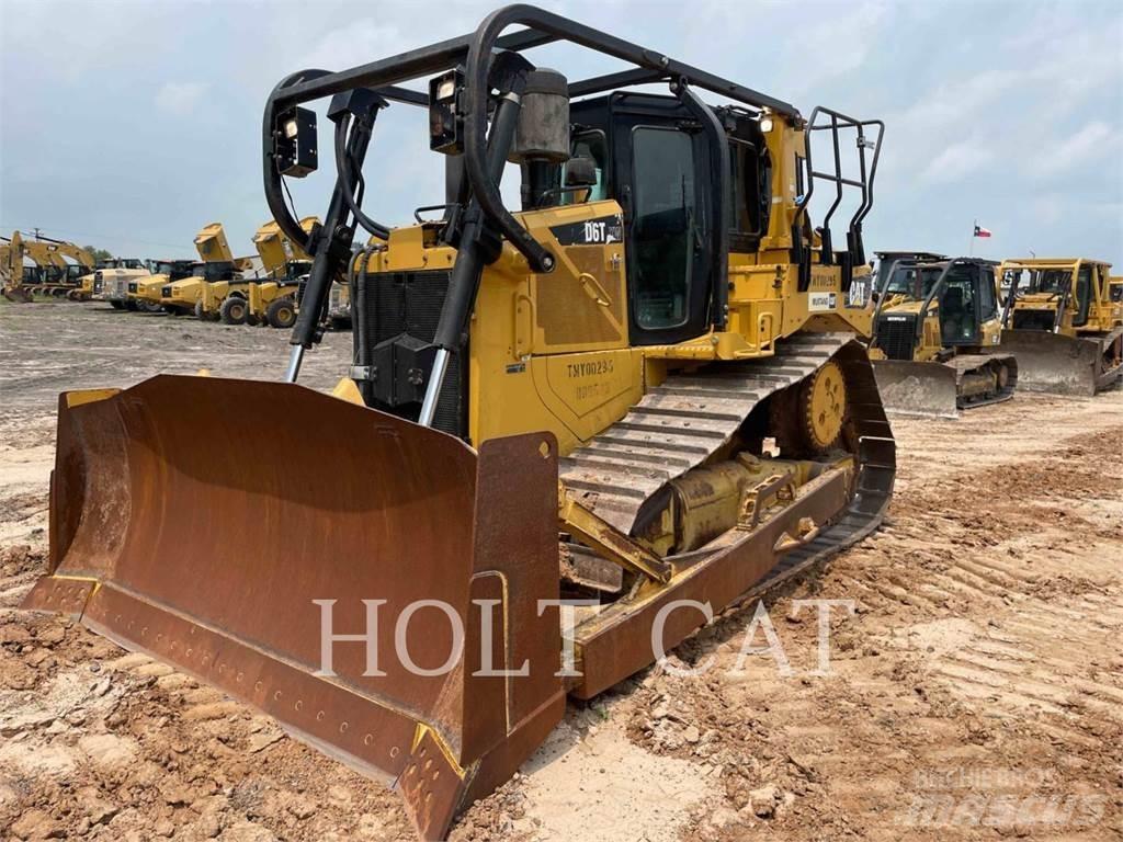 CAT D6T Buldožeri gusjeničari