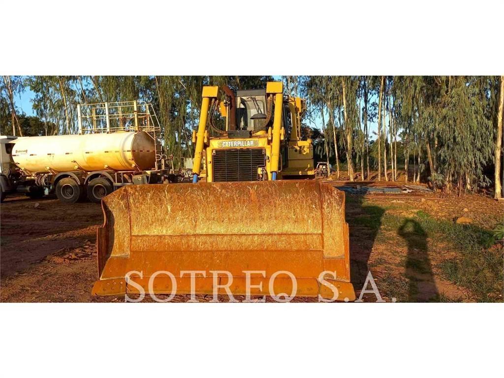 CAT D6T Buldožeri gusjeničari