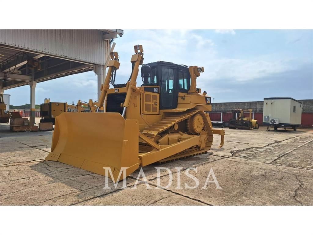 CAT D6T Buldožeri gusjeničari