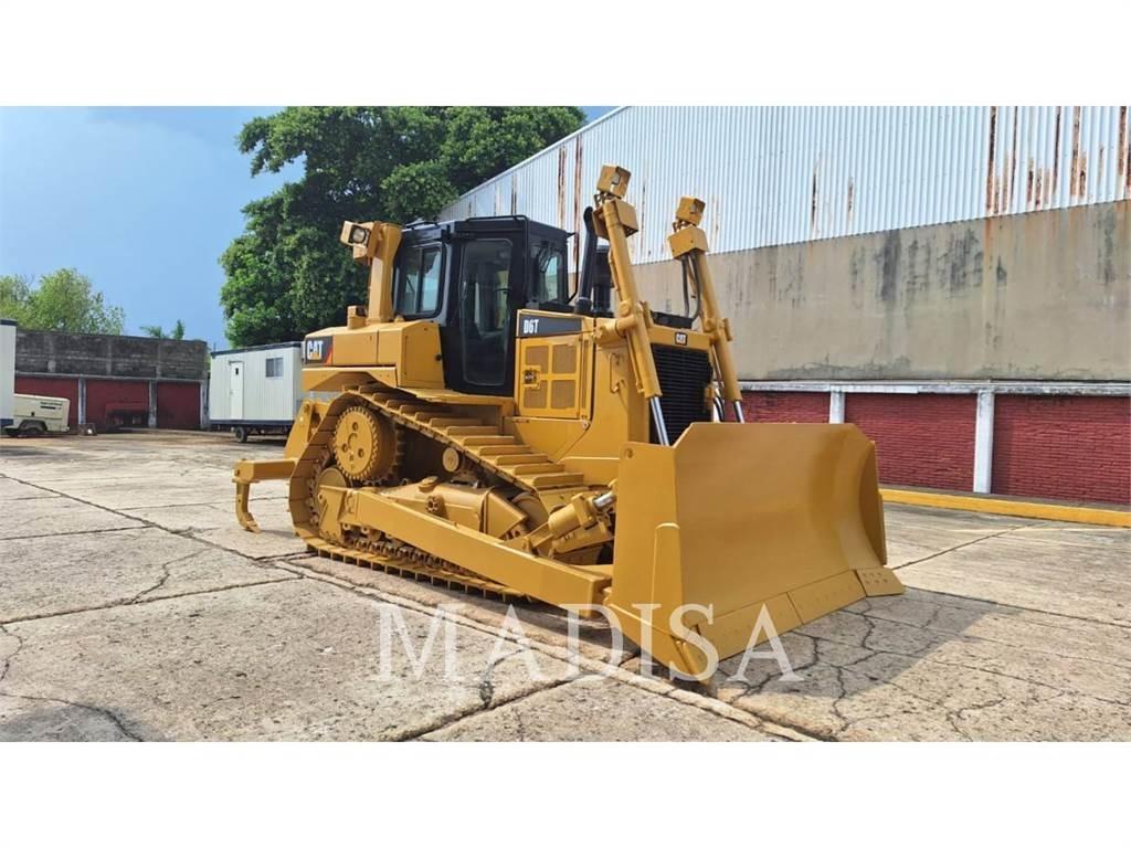 CAT D6T Buldožeri gusjeničari