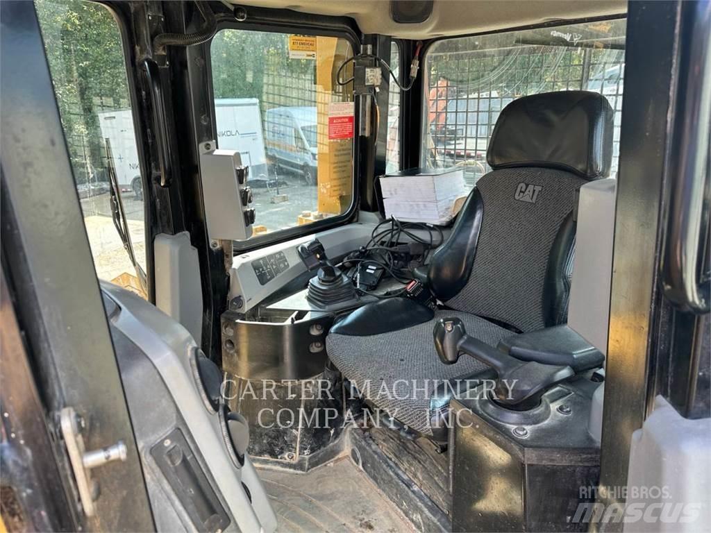 CAT D6T Buldožeri gusjeničari