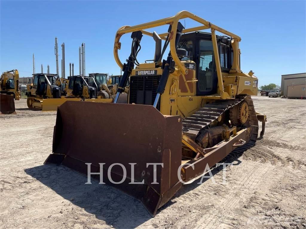 CAT D6T Buldožeri gusjeničari