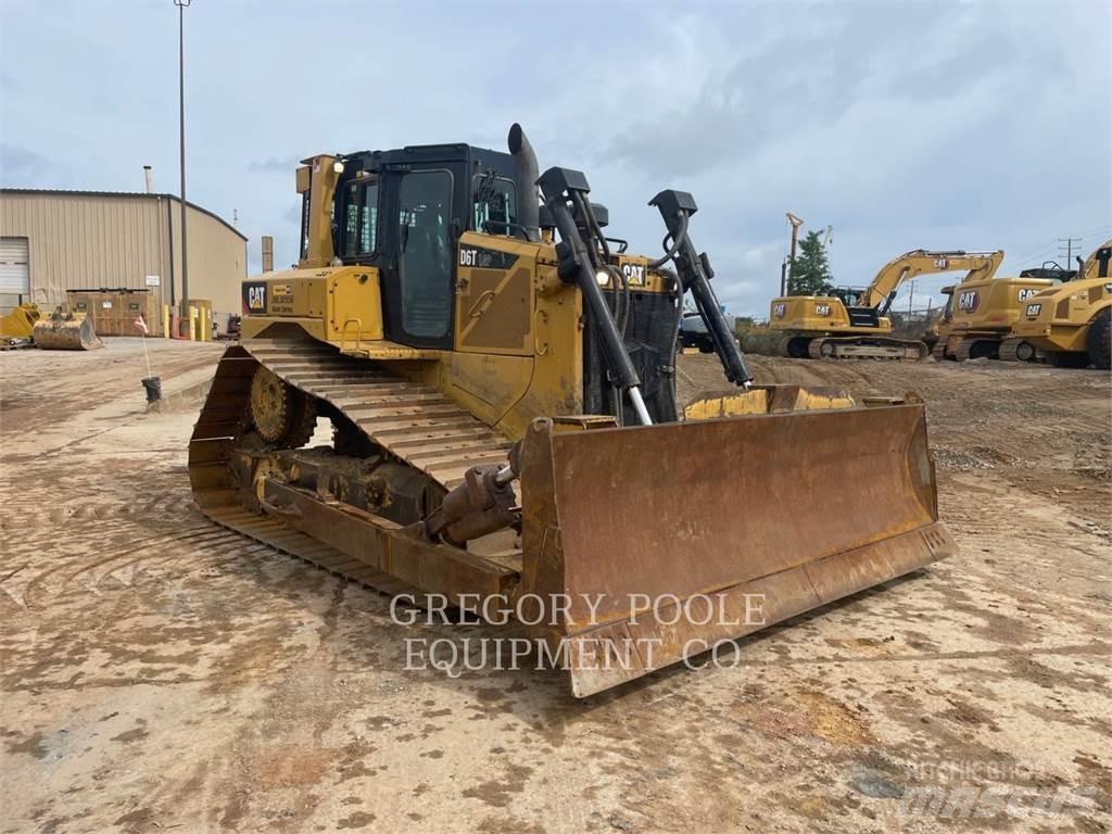 CAT D6T Buldožeri gusjeničari